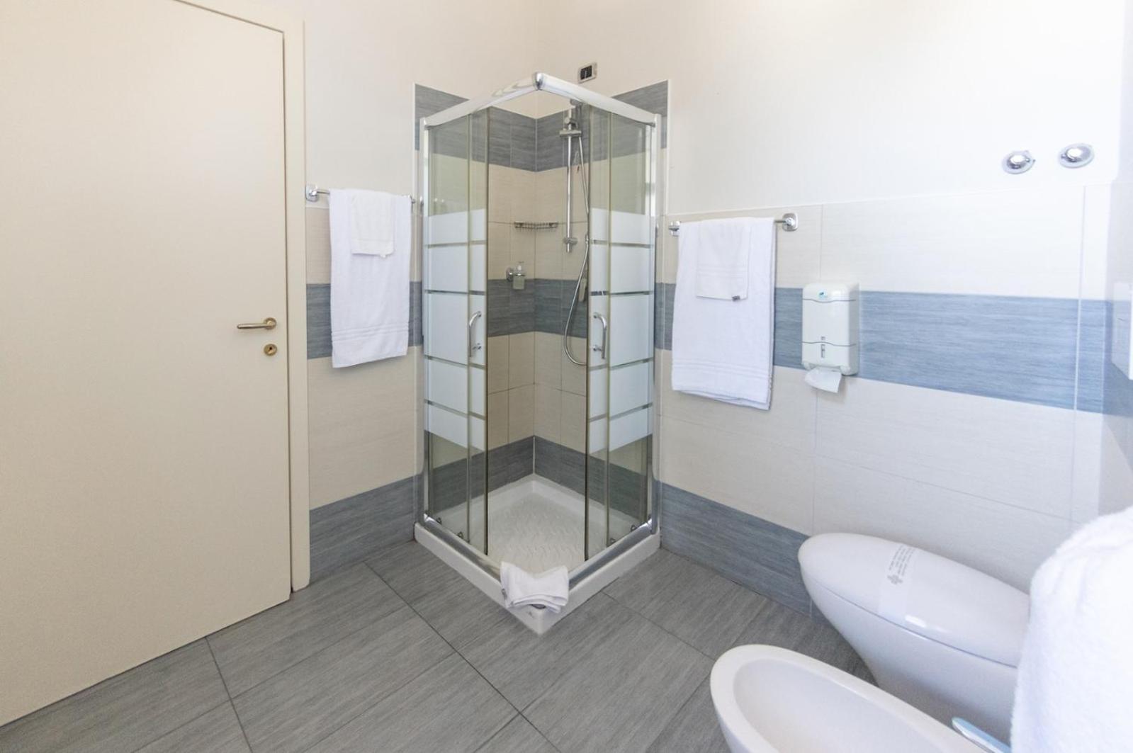 La Stazione Camere Caffe Castiglione Delle Stiviere Luaran gambar